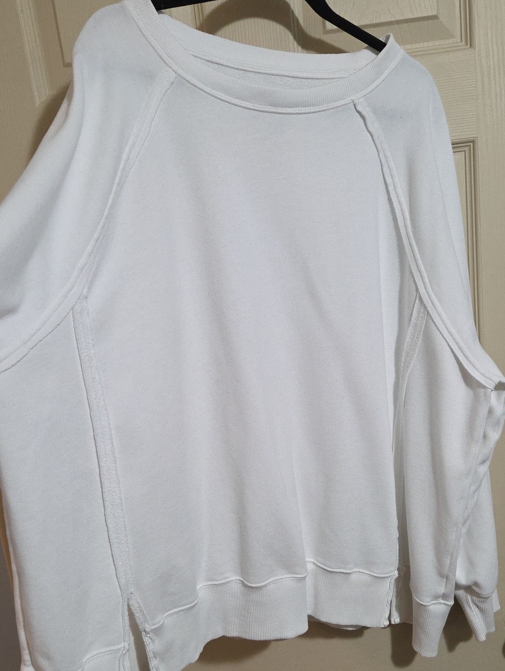 American Eagle Outfitters White Crewneck Sweatshirt